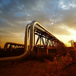 Oil-pipeline-with-Sunset-in-the-background-rosen-group-resize.jpg